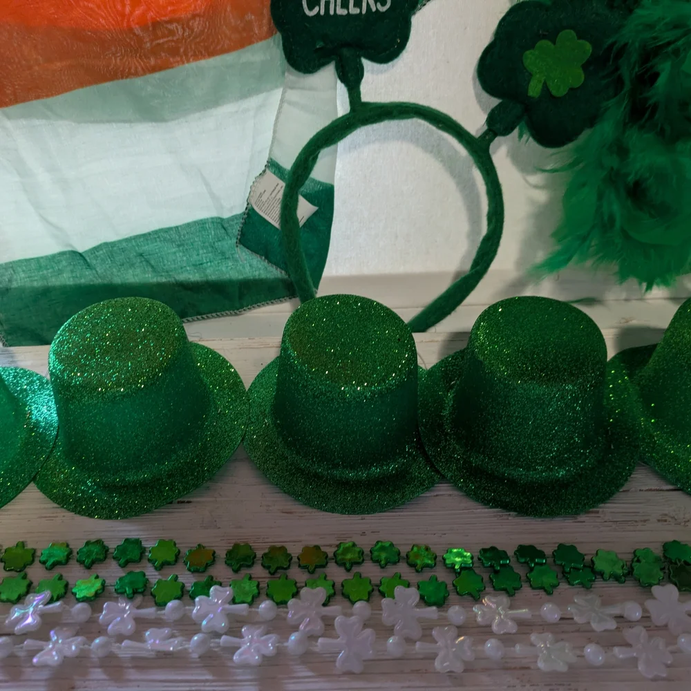 Green Mini Glitter Party Hats Set Scarf Feather Boa & Beads